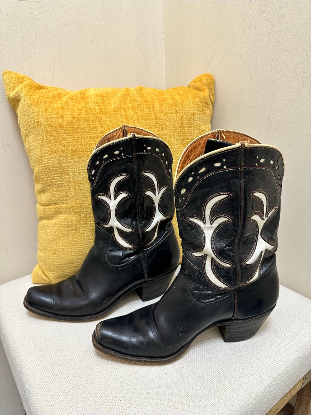 Iconic vintage Acme "Peewee" style shorty cowboy boots.